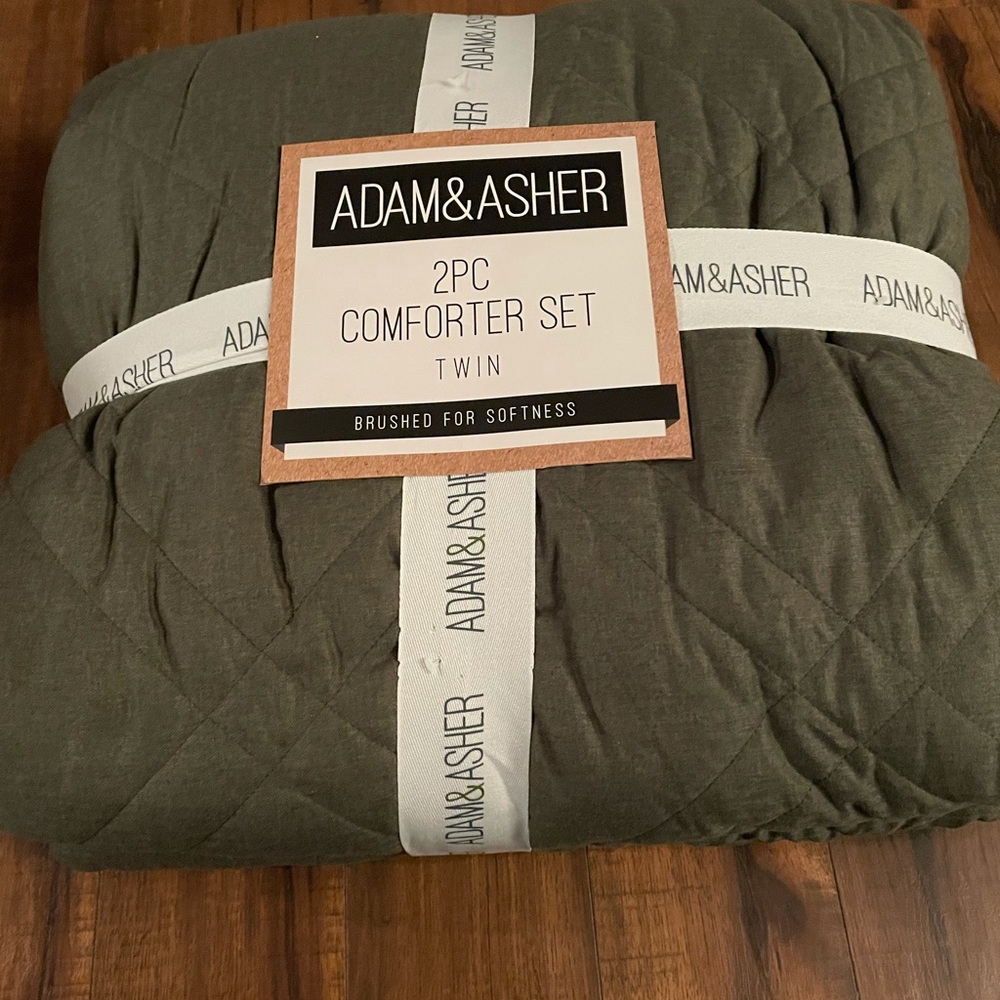 ADAM & ASHER
Quilted Comforter Set twin olive